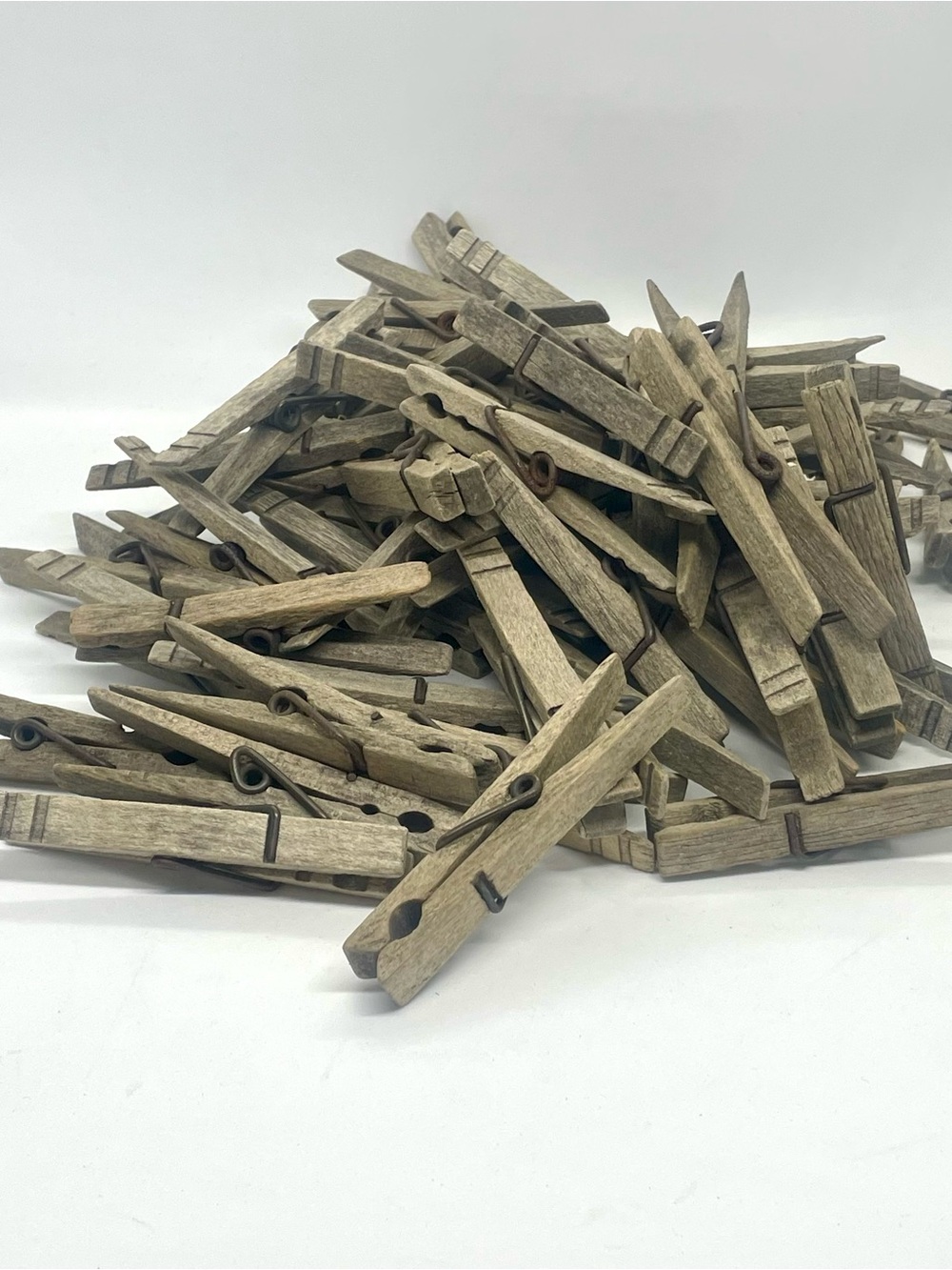 Vintage Wooden Clothespins Bulk Lot 170 Pc Weathered Wood Spring Style Craft - Picture 2 of 7